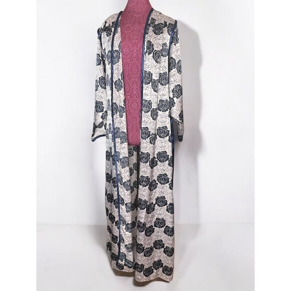 Natori Floral Print Long Sleeve Silky Multicolored Pocketed Robe With Belt - Picture 9 of 16